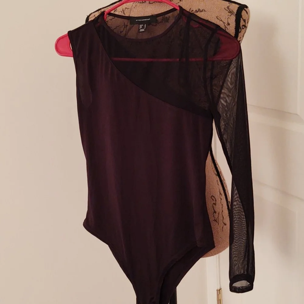 EUC 💢 | Atmosphere Solid One Shoulder Bodysuit - Picture 2 of 7